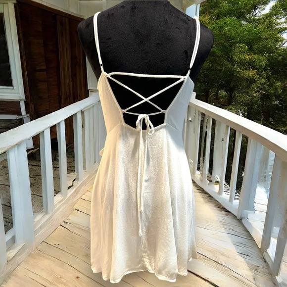 Lulus Spaghetti Strap Mini Wrap Dress V Neck Crochet Accent open back Size Large - Picture 3 of 9